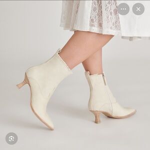 EUC Dolce Vita Austin Booties In Ivory Denim Size 11